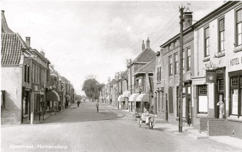 Numansdorp Voorstraat 1950